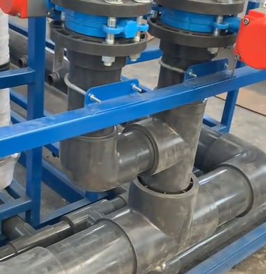 杭州UPVC给水管:装上工具和材料往现场赶